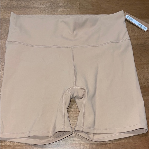 Skims Fits Everybody High Waist short - Picture 2 of 6